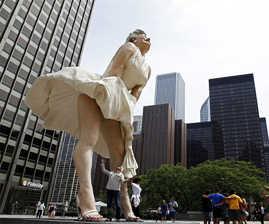 Памятник Мэрилин Монро в Чикаго5