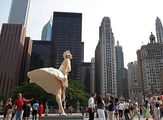 Памятник Мэрилин Монро в Чикаго8