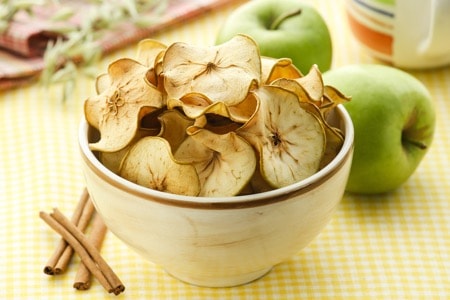 яблочные чипсы для низкокалорийных перекусов