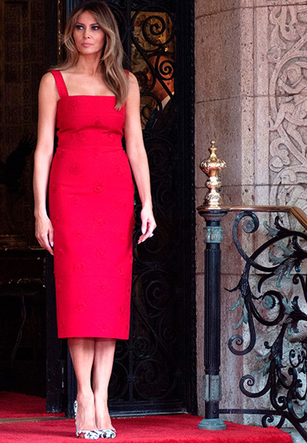 Мелания Трамп в красном платье от Valentino