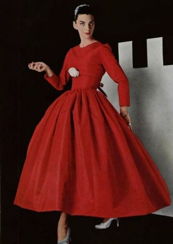 Платья в стиле 60-х красное