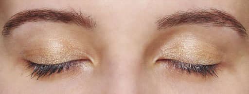 Как использовать блеск в макияже на глазах